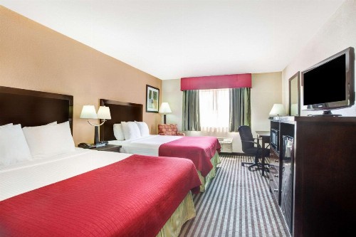 Baymont by Wyndham Dallas/ Love Field - image 10