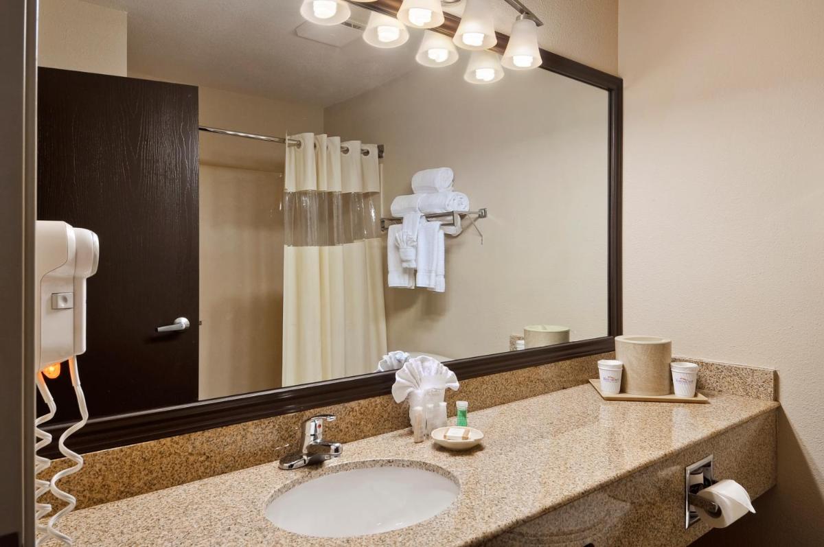 Baymont by Wyndham Dallas/ Love Field - image 3