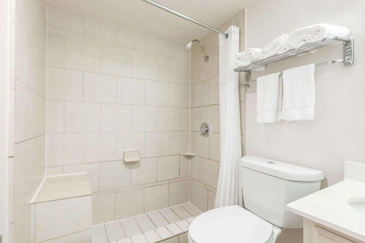 Hawthorn Suites Dallas Love Field - image 6