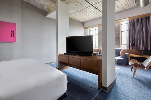 Aloft Dallas Downtown - image 21