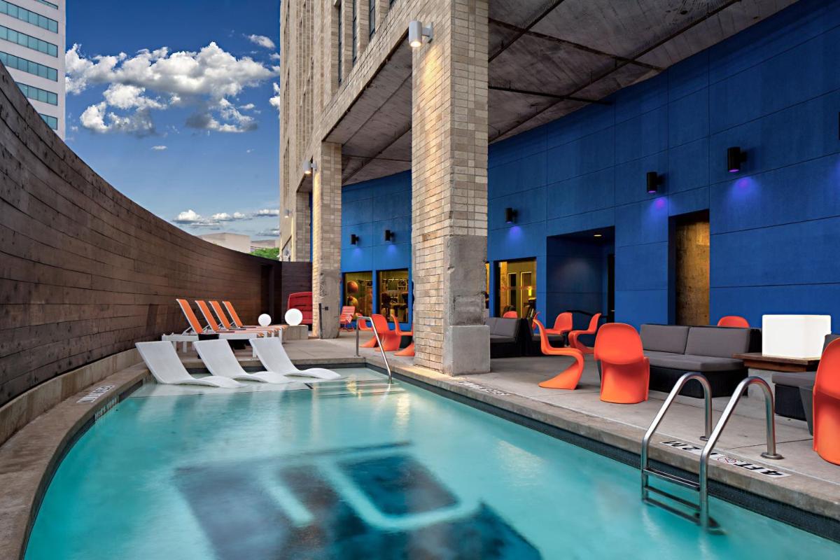 Aloft Dallas Downtown - image 4