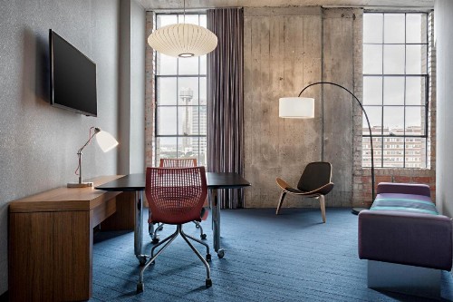 Aloft Dallas Downtown - image 6