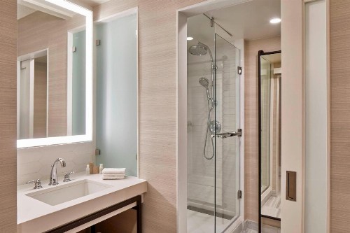 Renaissance Dallas Hotel - image 23