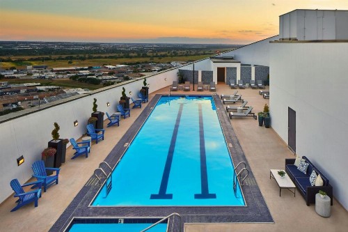 Renaissance Dallas Hotel - image 29