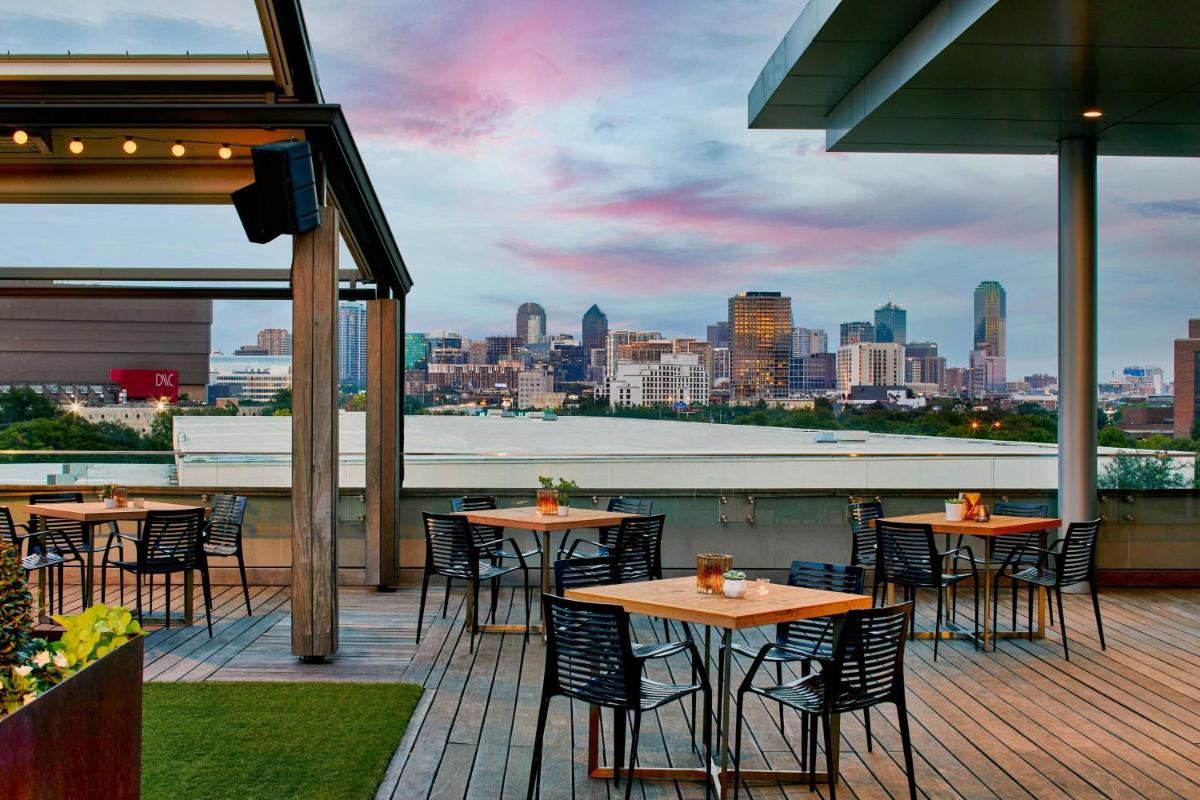 Renaissance Dallas Hotel - image 3
