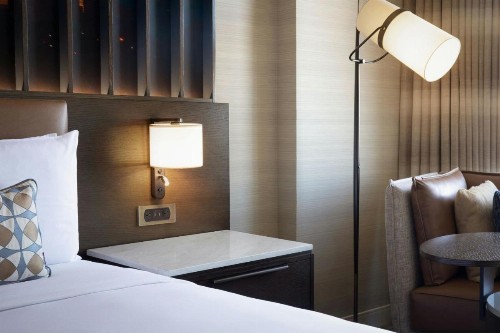 Renaissance Dallas Hotel - image 6