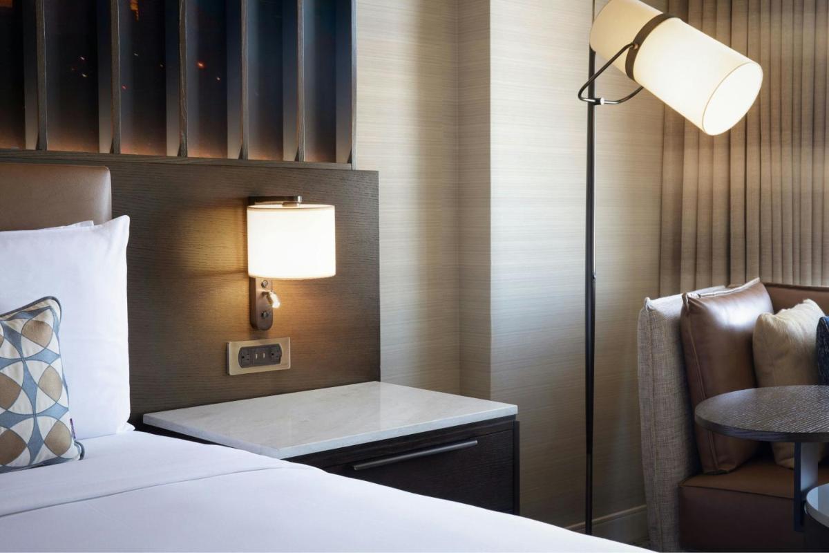 Renaissance Dallas Hotel - image 6