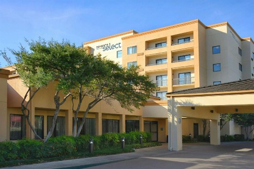 Courtyard By Marriott Dallas Central Expressway