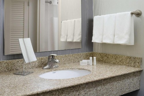Sonesta Select Dallas Central Expressway - image 12