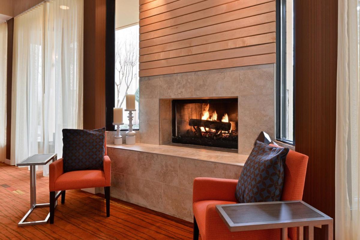 Courtyard by Marriott Dallas Northwest - image 2