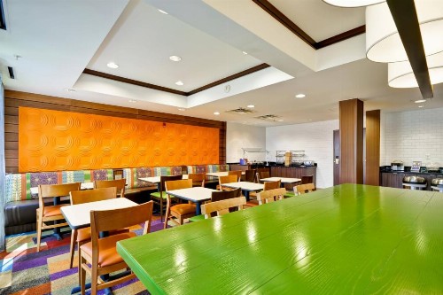 Fairfield Inn & Suites Dallas Medical/Market Center - image 14
