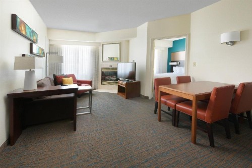Residence Inn Dallas Park Central - image 6