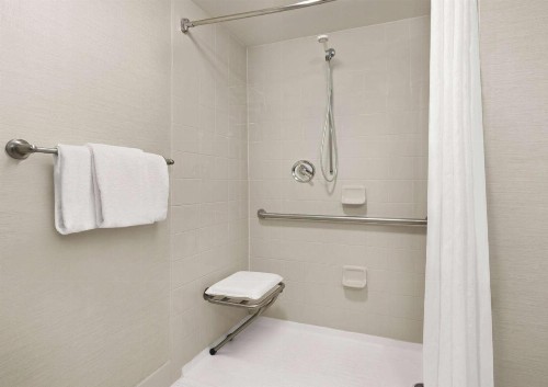 OYO Townhouse Dallas Love Field Airport - image 30