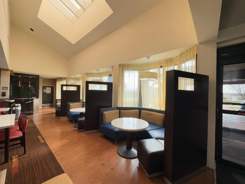 OYO Townhouse Dallas Love Field Airport - image 33
