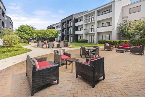OYO Townhouse Dallas Love Field Airport - image 41