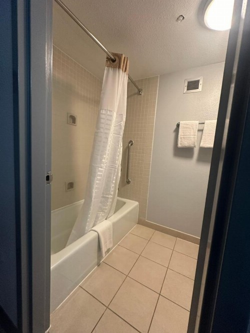 OYO Townhouse Dallas Love Field Airport - image 42