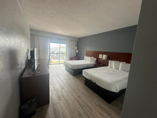 OYO Townhouse Dallas Love Field Airport - image 44