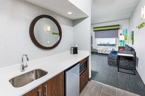 Hampton Inn & Suites Dallas I-30 Cockrell Hill TX - image 21