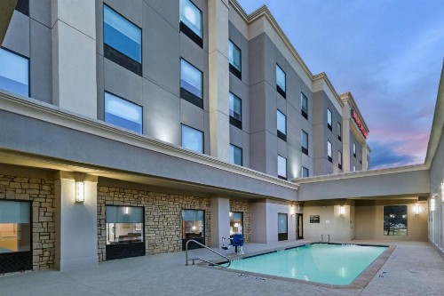 Hampton Inn & Suites Dallas I-30 Cockrell Hill TX - image 5