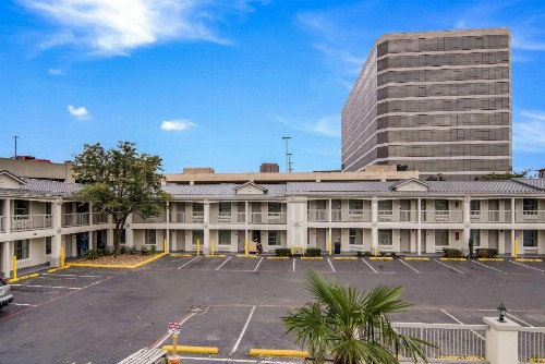Quality Inn & Suites Dallas-Cityplace