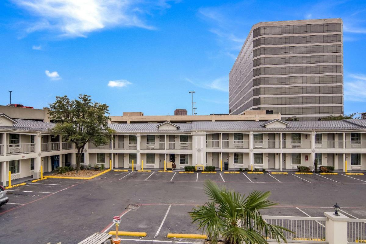 Quality Inn & Suites Dallas-Cityplace - main image