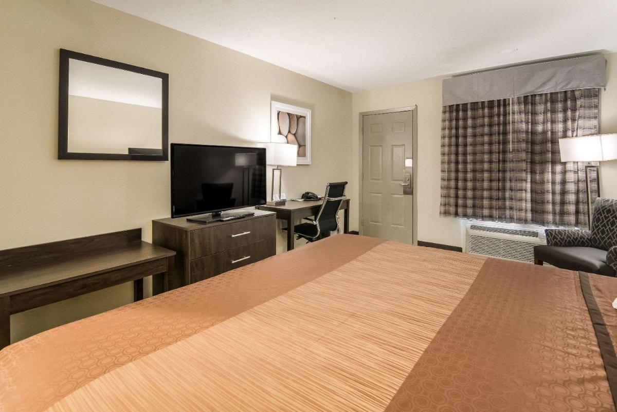 Quality Inn & Suites Dallas-Cityplace - image 7