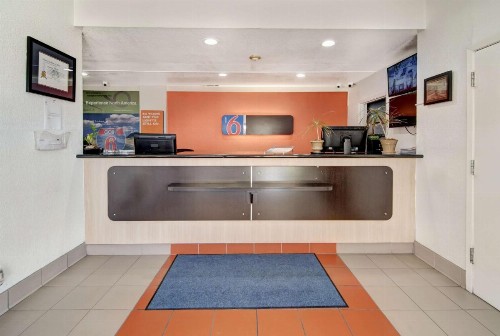 Motel 6-Dallas TX - Forest Lane - image 13