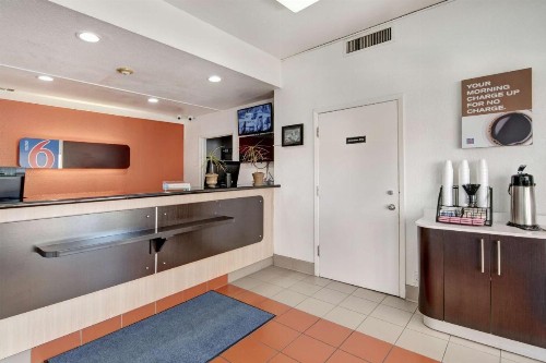 Motel 6-Dallas TX - Forest Lane - image 16