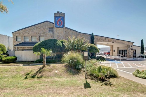 Motel 6-Dallas TX - Forest Lane - image 20