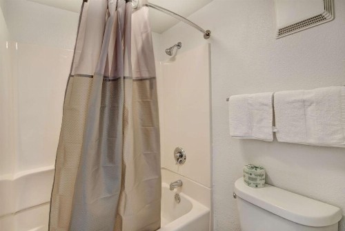 Motel 6-Dallas TX - Forest Lane - image 27