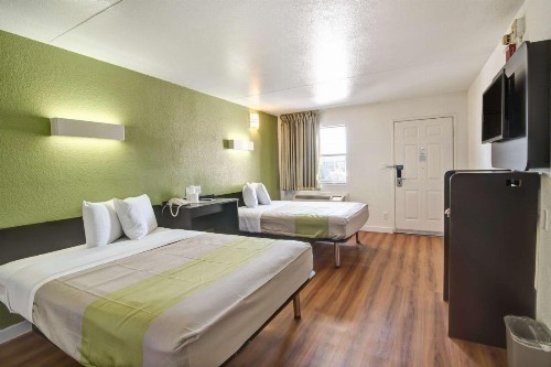 Motel 6-Dallas TX - Forest Lane - image 3