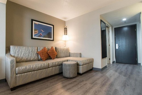 Wingate by Wyndham Dallas Love Field - image 4
