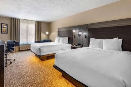 Comfort Inn & Suites North Dallas-Addison - image 12