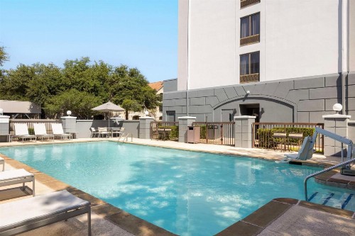 Hyatt Place Dallas North - image 10