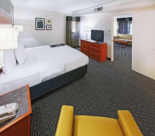 La Quinta Inn by Wyndham Dallas Uptown - image 35