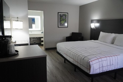La Quinta Inn by Wyndham Dallas Uptown - image 36