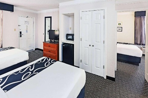 La Quinta Inn by Wyndham Dallas Uptown - image 41