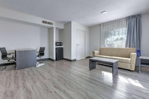 La Quinta Inn by Wyndham Dallas Uptown - image 47