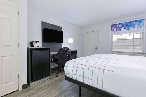 La Quinta Inn by Wyndham Dallas Uptown - image 48