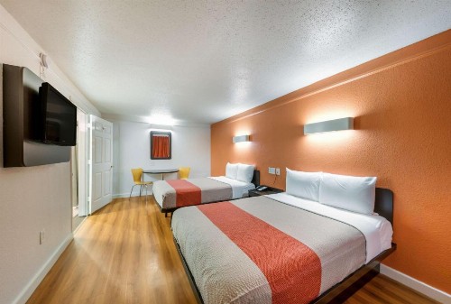 Motel 6-Dallas TX - Farmers Branch - image 10