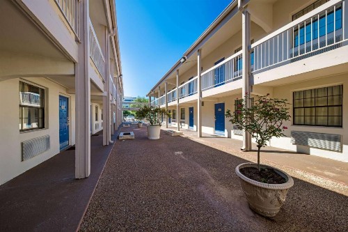 Motel 6-Dallas TX - Farmers Branch - image 12