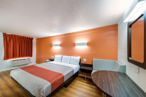 Motel 6-Dallas TX - Farmers Branch - image 21