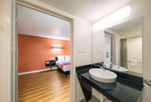 Motel 6-Dallas TX - Farmers Branch - image 29