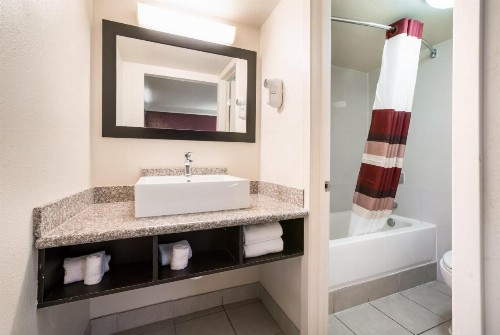 Red Roof Inn Dallas/Richardson - image 26
