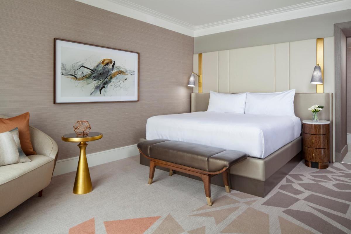 Hotel Crescent Court - image 4