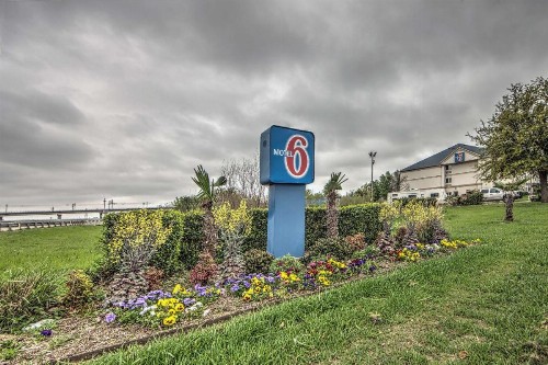 Motel 6-Dallas TX - Northwest