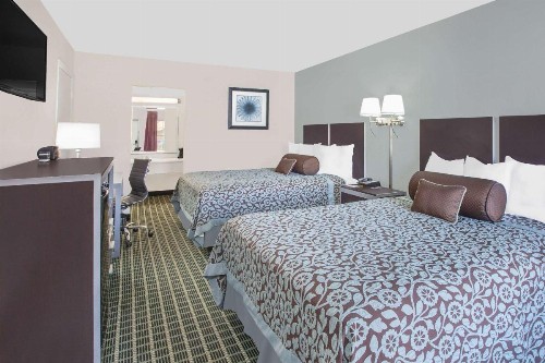 Days Inn by Wyndham Market Center Dallas Love Field - image 10
