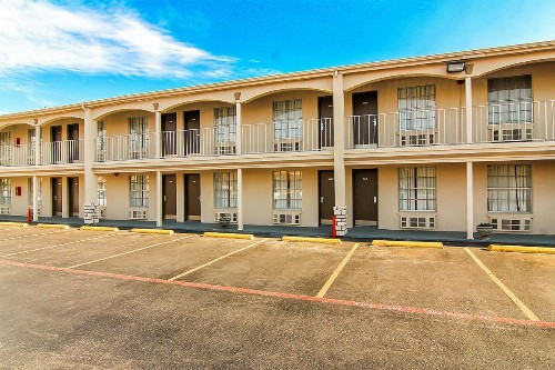 Days Inn by Wyndham Market Center Dallas Love Field - image 12