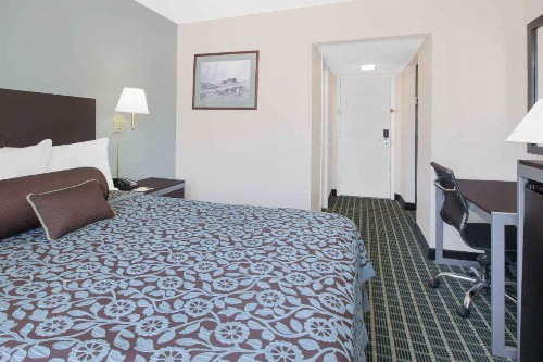 Days Inn by Wyndham Market Center Dallas Love Field - image 14