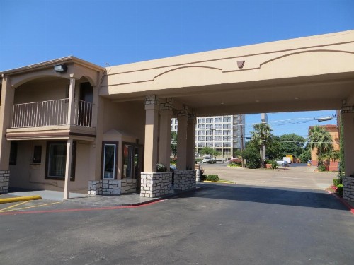 Days Inn by Wyndham Market Center Dallas Love Field - image 18